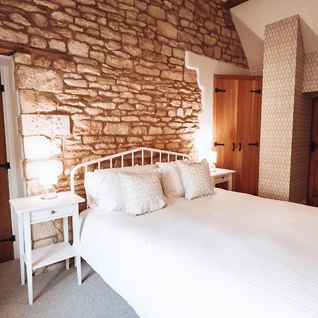 The Fox At Barrington Hotel Burford Room photo